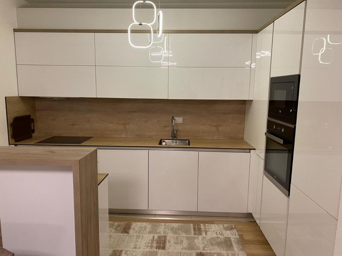 Violin 2 Bedroom Apartment Downtown Призрен Екстериор снимка
